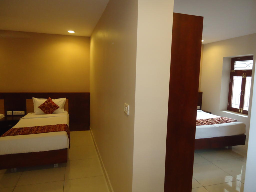 Pleasant Inn Puducherry Buitenkant foto