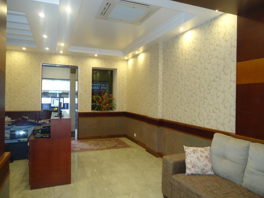 Pleasant Inn Puducherry Buitenkant foto