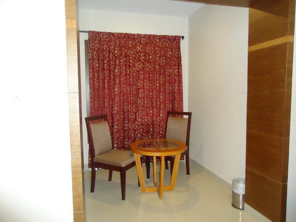 Pleasant Inn Puducherry Buitenkant foto