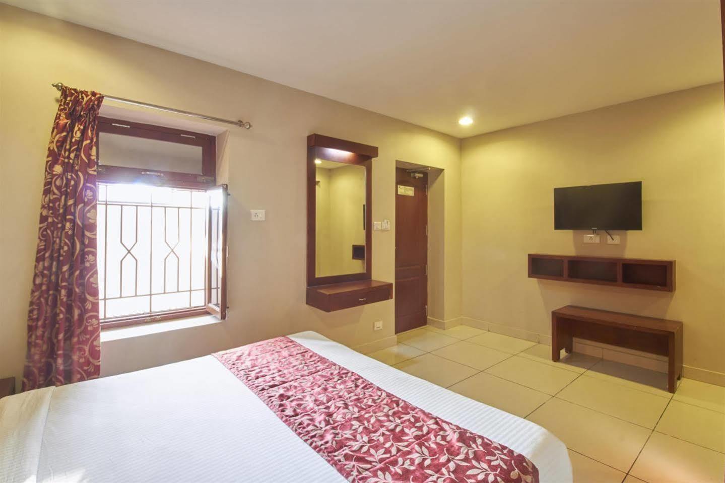 Pleasant Inn Puducherry Buitenkant foto