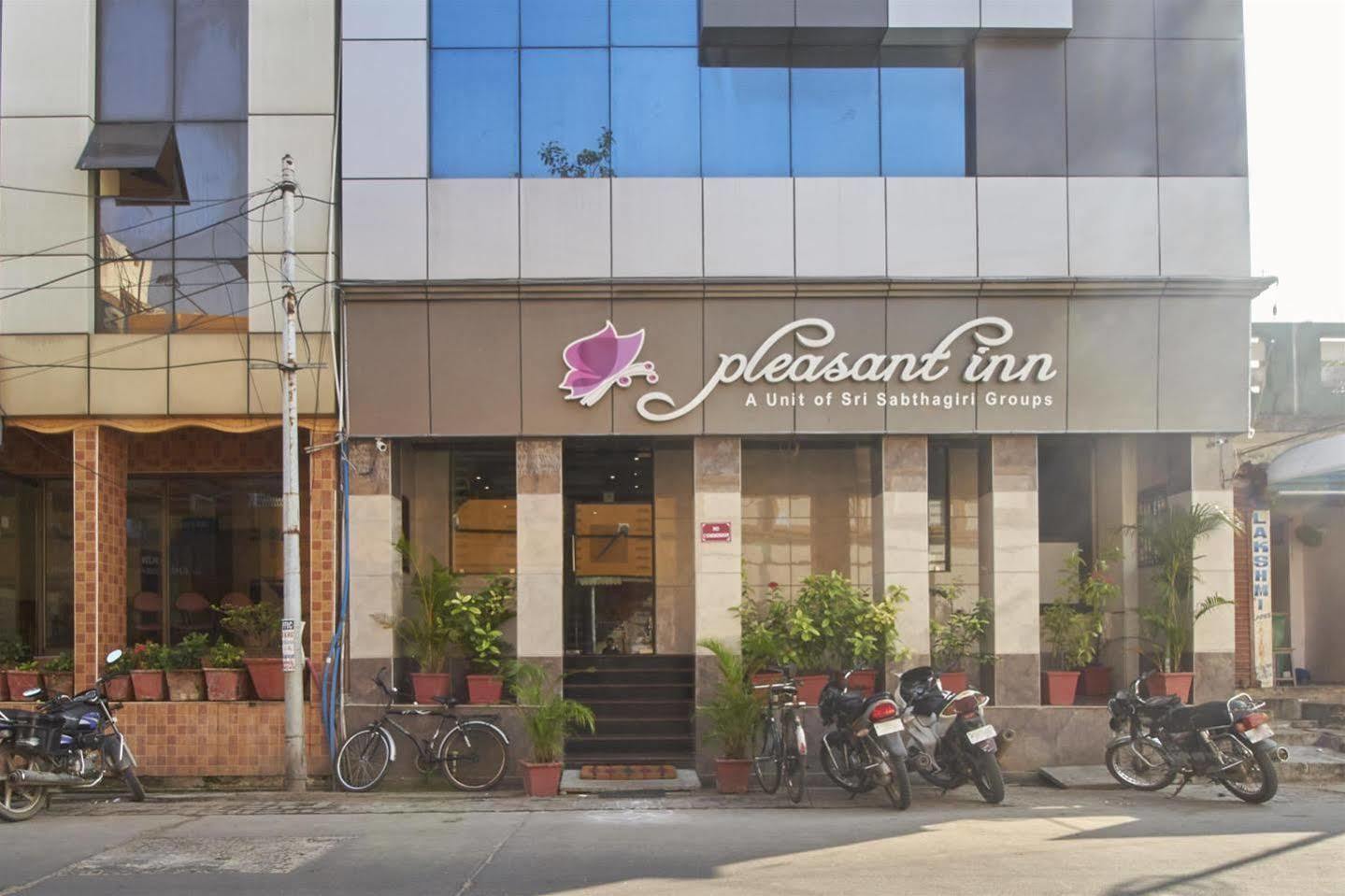 Pleasant Inn Puducherry Buitenkant foto
